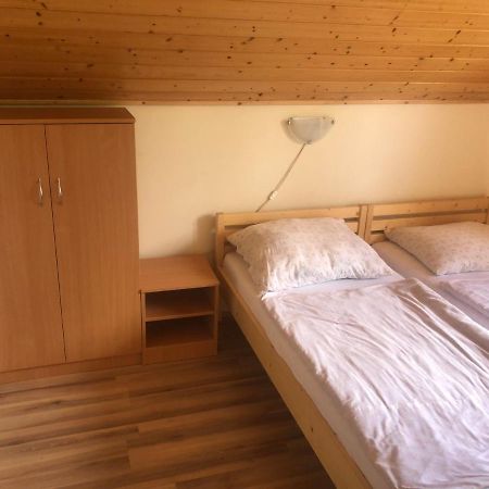 Zalakarosi Egerfa Nyaralohaz Foeldszinti Es Emeleti Apartman Exterior photo
