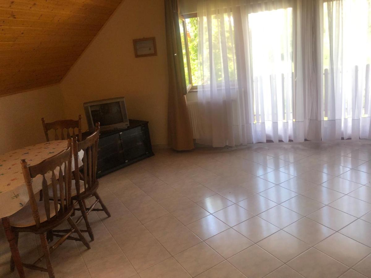 Zalakarosi Egerfa Nyaralohaz Foeldszinti Es Emeleti Apartman Exterior photo